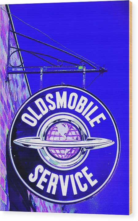 Photo Of A Vintage Oldsmobile Sign - Wood Print